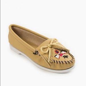 [SOLD] NWOT Thunderbird boat moccasins in natural